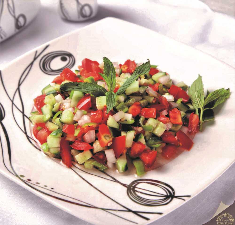 Çoban Salata -  Shepherd Salad