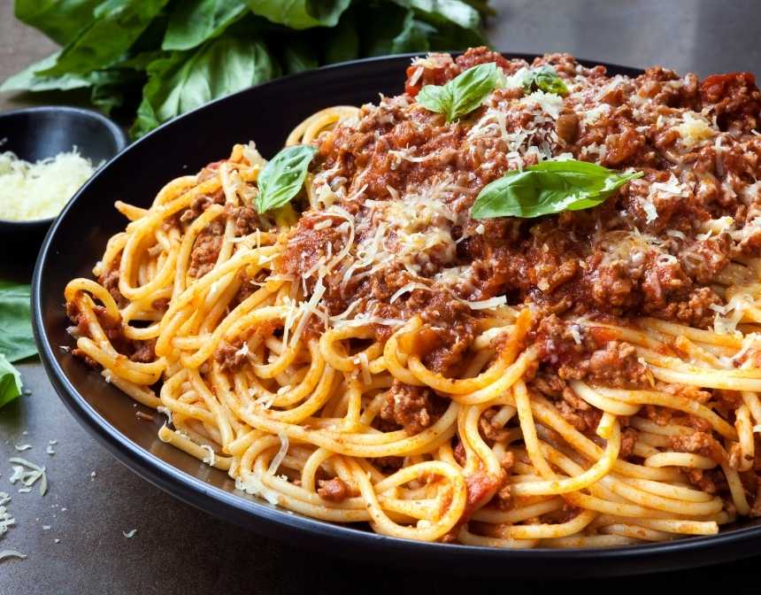 Bolonez Soslu Makarna - Bolognese Pasta